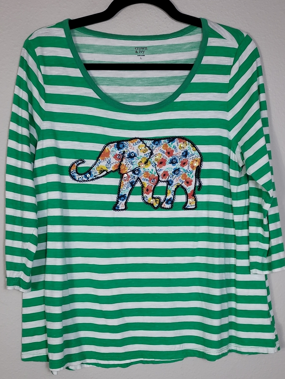 Crown & Ivy Embroidered Elephant T-Shirt Size Large Teacher Animal
